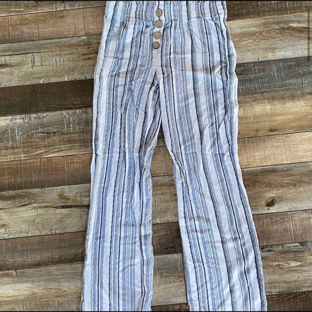 White fawn tillys pants